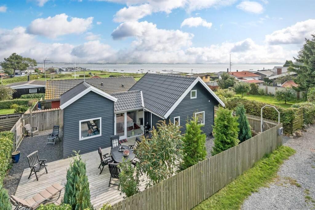 Skon Feriebolig Med Havudsigt I Naturskont Omrade 蒙克博 外观 照片