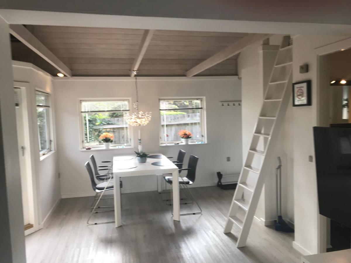 Skon Feriebolig Med Havudsigt I Naturskont Omrade 蒙克博 外观 照片