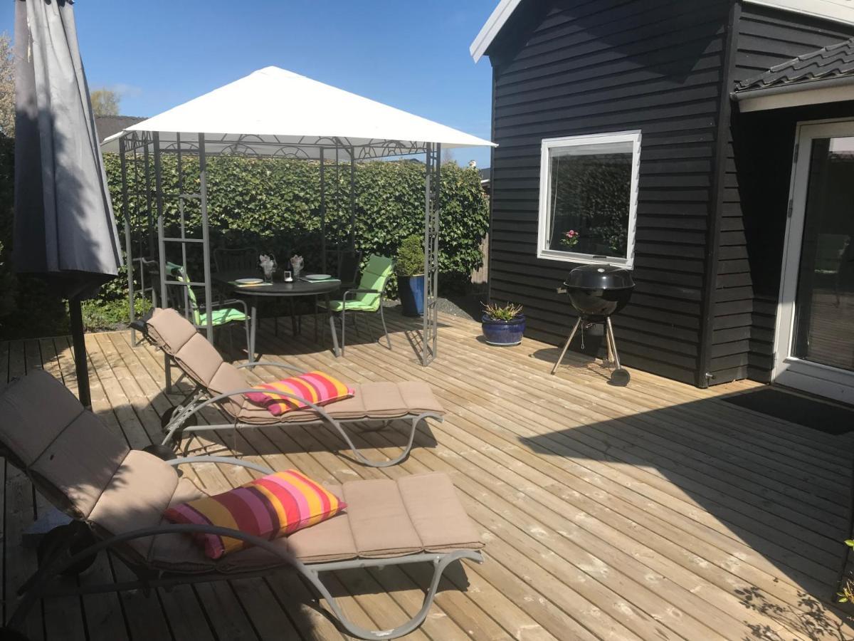 Skon Feriebolig Med Havudsigt I Naturskont Omrade 蒙克博 外观 照片